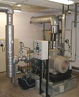 Steam turbine generator set TR 100 three-phasestationarydirect fuel injection