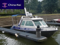 Outboard center console boat 600 Cabininboardwith enclosed cockpitaluminum