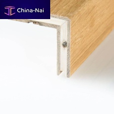 Wooden stair nosing TORO A SPIGOLO CON BISELLATURA