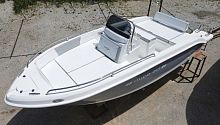 Outboard center console boat Aura 20fiberglass7-person max.sundeck